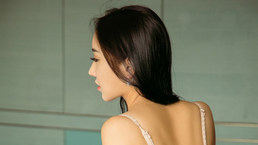 《那一场呼啸而过的青春》预告海报双发 “喜欢你就要耍女流氓”成青春宣言